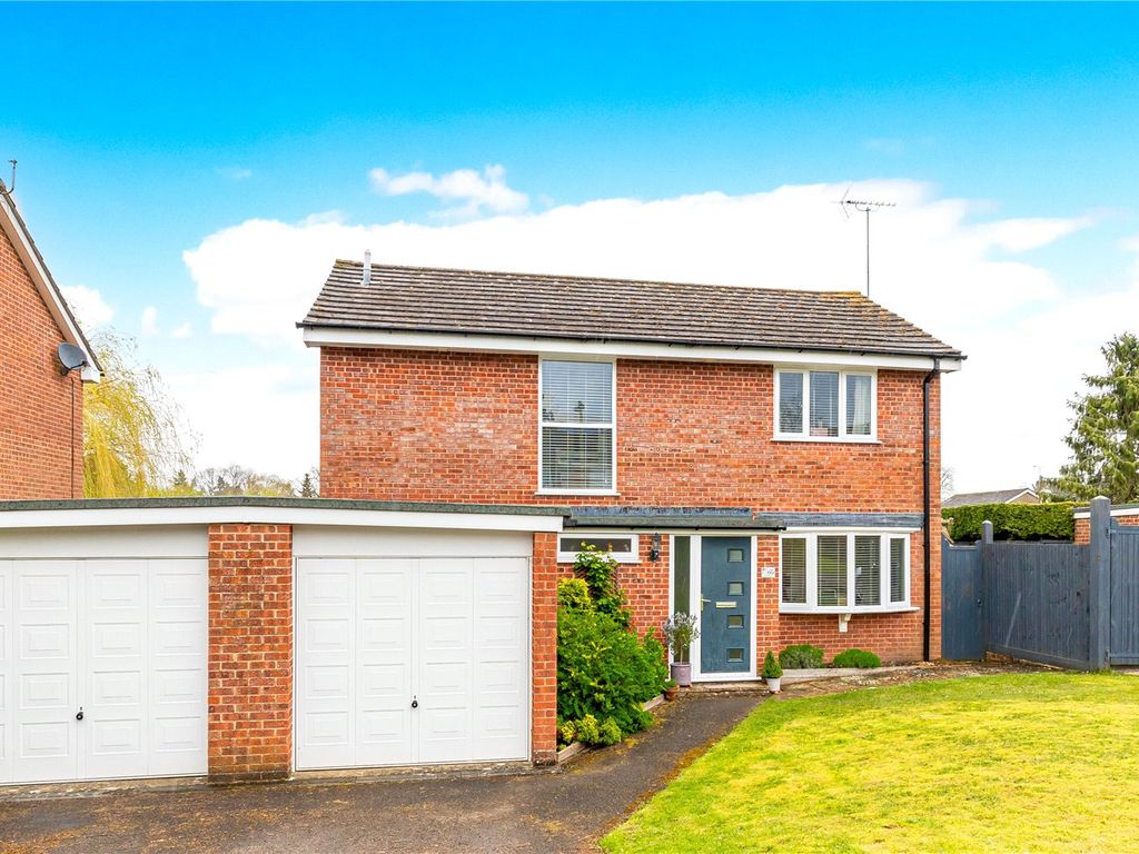 4 bed detached house for sale in Greenacres, Woolton Hill, Newbury RG20