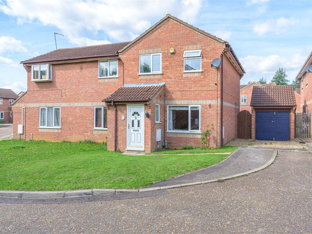 3 bed semidetached house for sale in Wycliffe Grove, Werrington