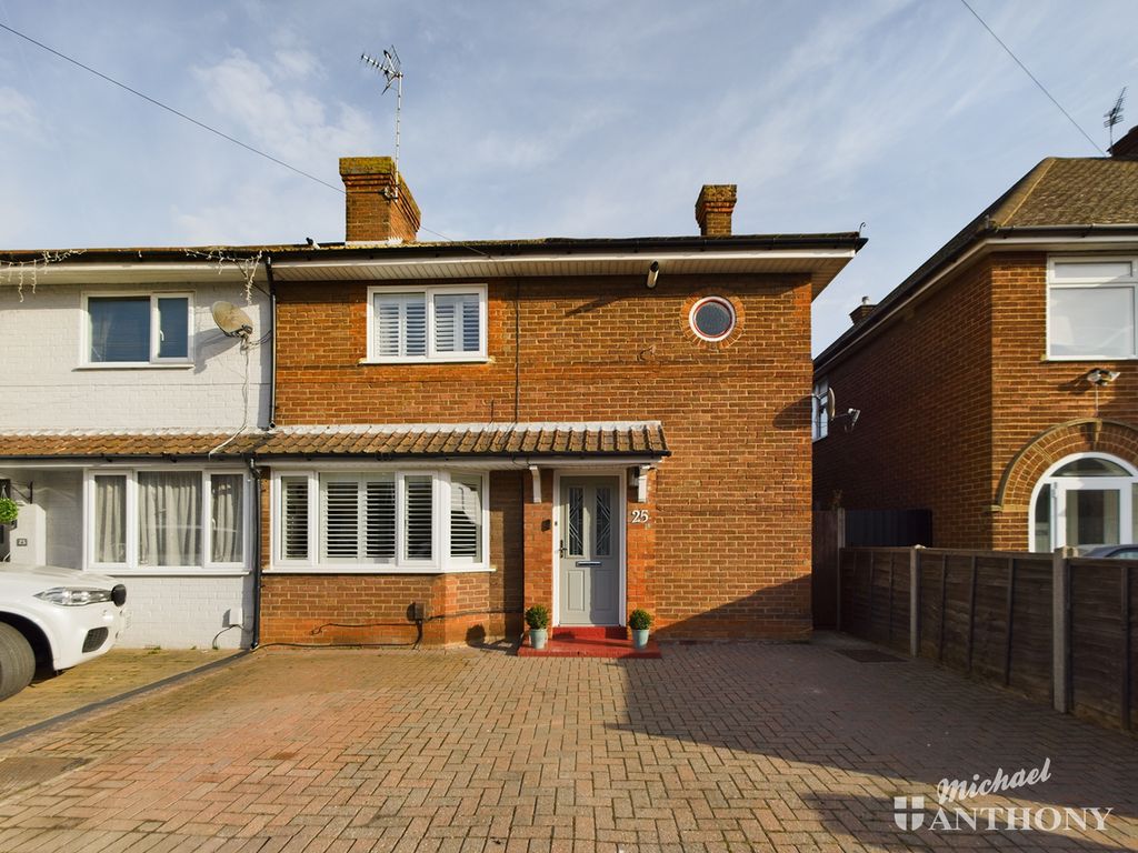 3 bed semidetached house for sale in Grecian Street, Aylesbury HP20