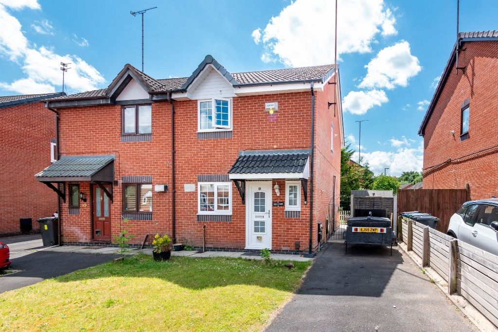 3 bed semidetached house for sale in Cherry Close, Bury BL9 Zoopla