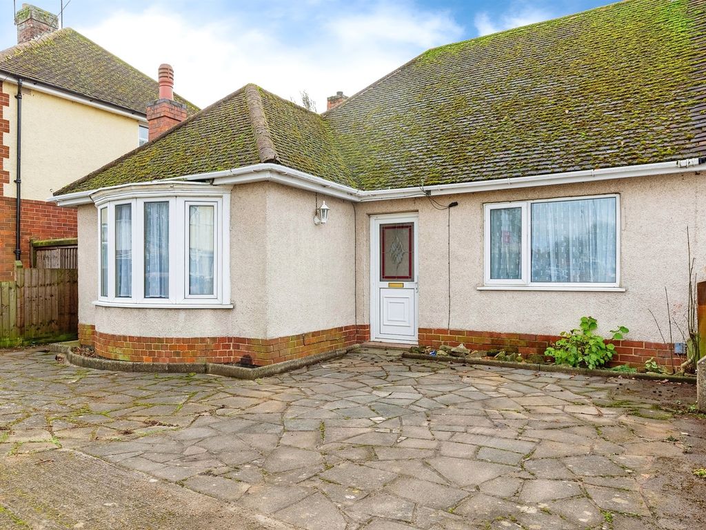 2 bed semidetached bungalow for sale in Stanwell Way, Wellingborough