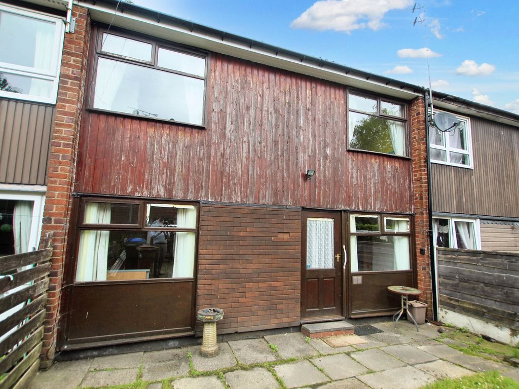 3 bed terraced house for sale in Louise Close, Rochdale OL12, £115,000