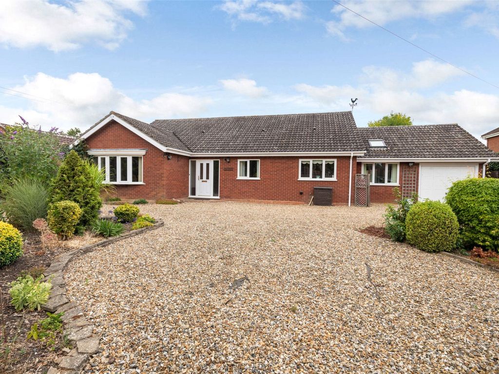 3 bed bungalow for sale in Hawkes Lane, Bracon Ash, Norwich NR14 Zoopla