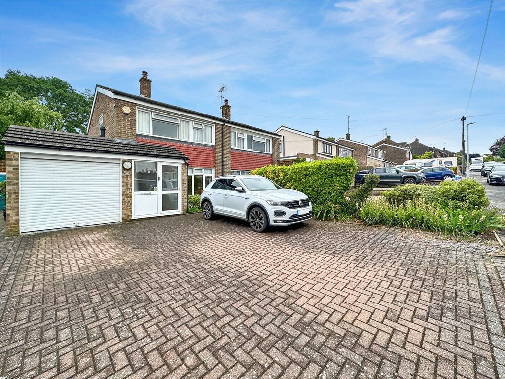 3 Bed Semi Detached House For Sale In Cherry Tree Road Rainham