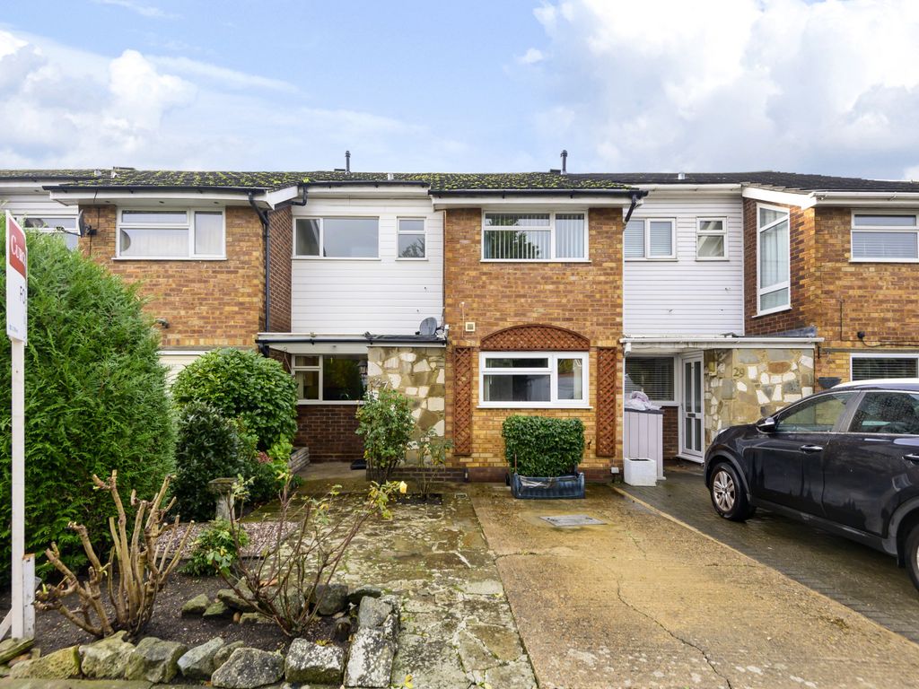 3 bed terraced house for sale in Vincent Drive, Upper Halliford