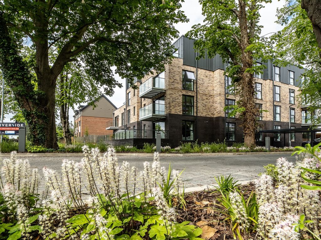 2 bed flat to rent in Wilford Lane, West Bridgford, Nottingham NG2, £