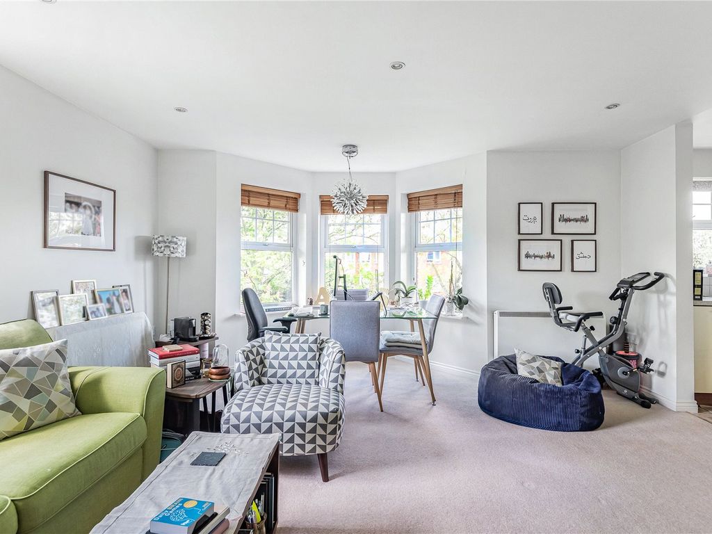 2 bed flat for sale in Boddington Gardens, London W3 Zoopla