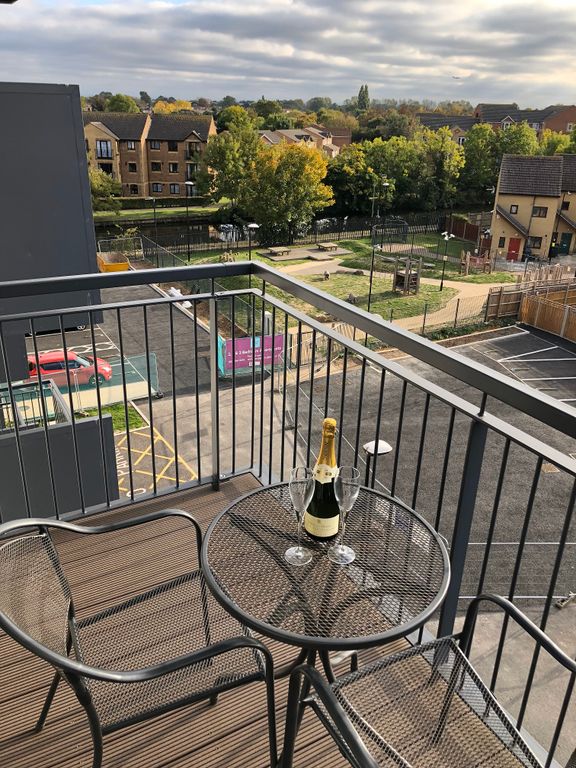 1 bed flat to rent in Salisbury Road, Southall UB2, £1,400 pcm Zoopla