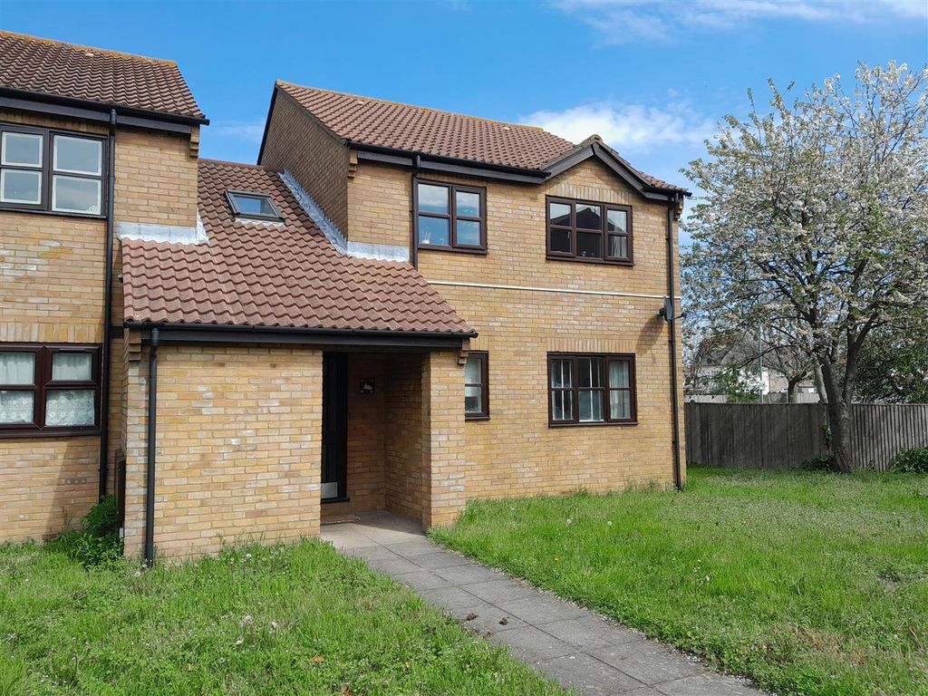 2 bed flat for sale in Boltons Lane, Harlington, Hayes UB3 Zoopla