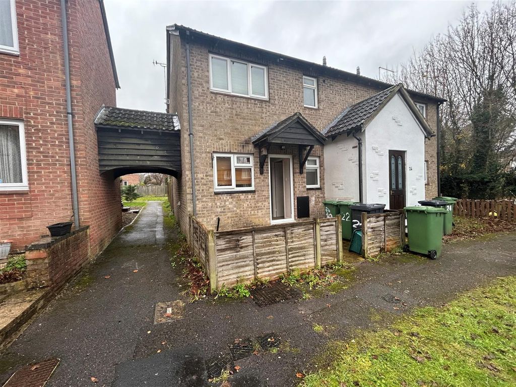 1 bed end terrace house to rent in Heathfield, Basingstoke RG22, £850 pcm Zoopla