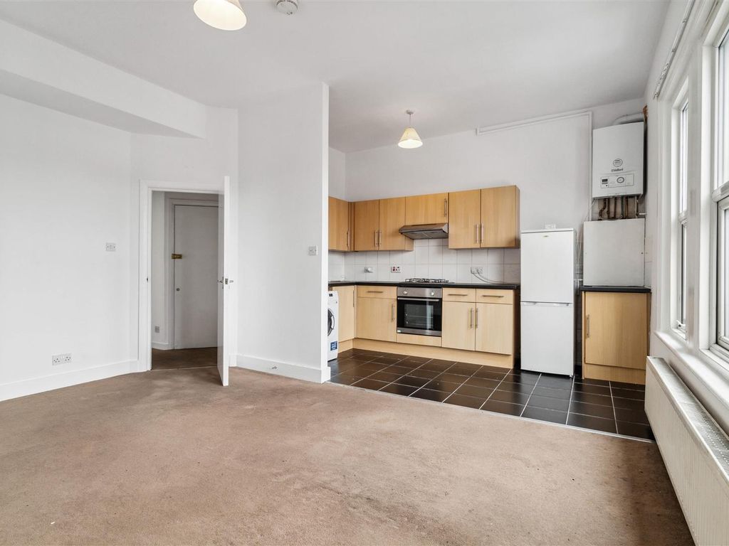 2 bed flat to rent in Tulse Hill, London SW2 Zoopla