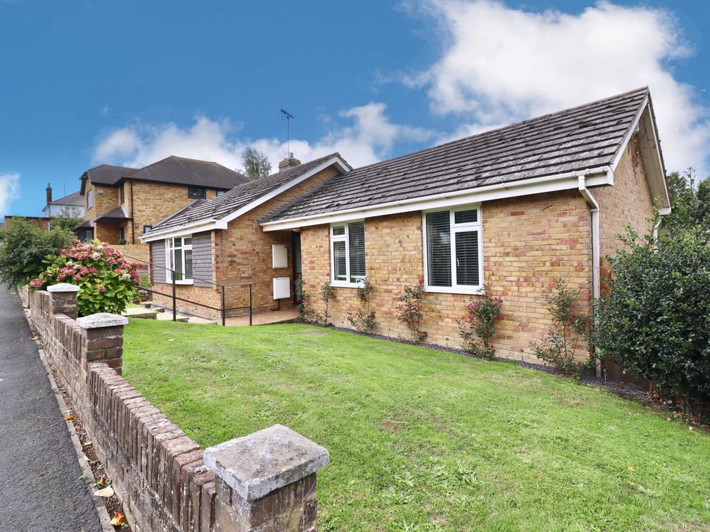 3 bed bungalow for sale in Wickham Close, Sittingbourne ME9 Zoopla