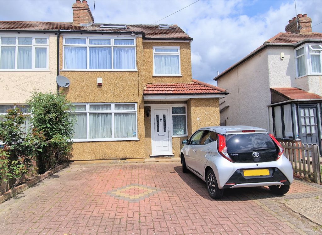 4 bed end terrace house for sale in Longfield Avenue, Enfield EN3, £
