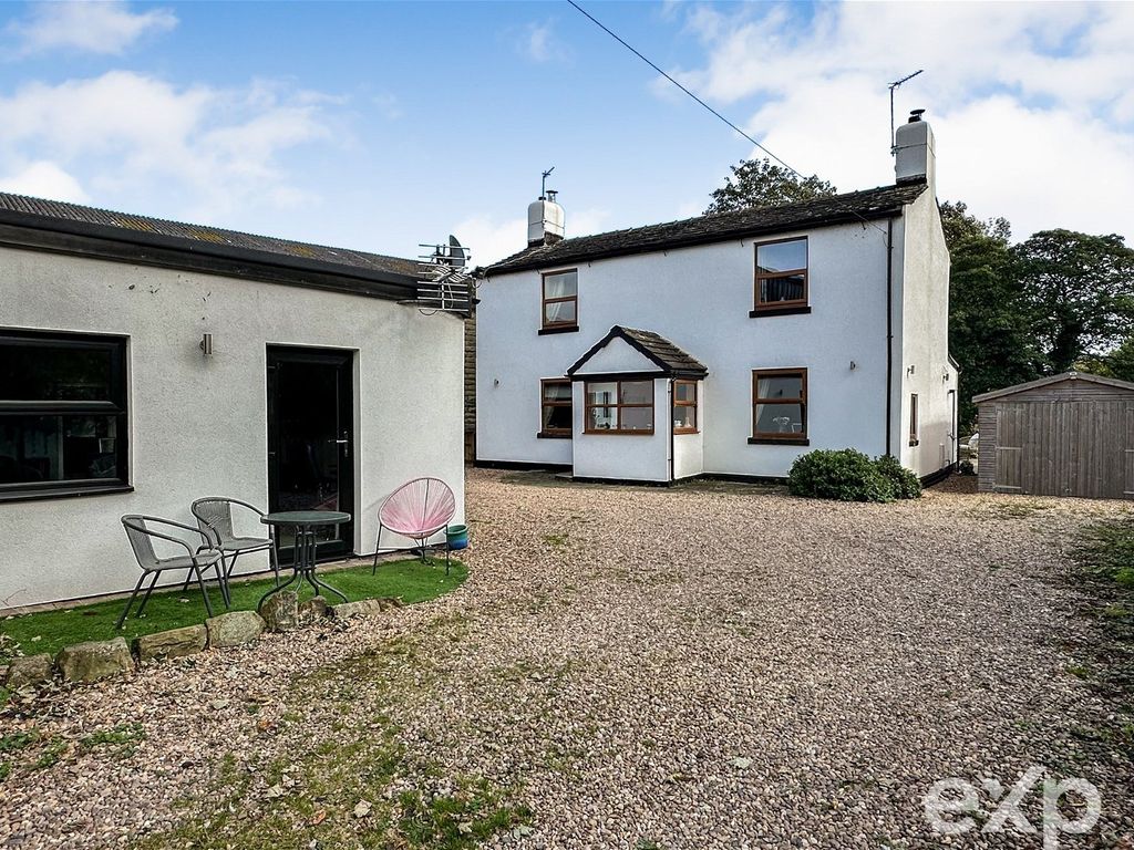 4 bed detached house for sale in Bridge Road, Horbury, Wakefield WF4, £