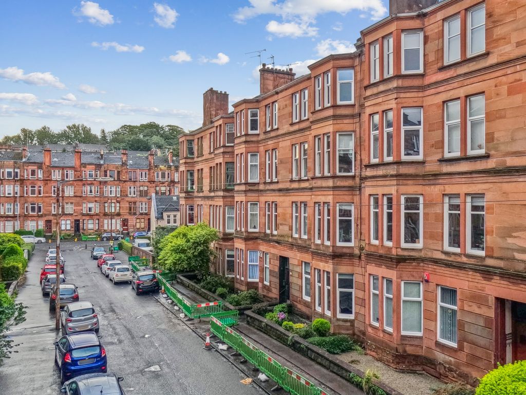 1 bed flat for sale in Strathyre Street, Shawlands, Glasgow G41, £