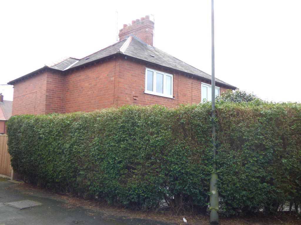 2 bed semidetached house to rent in Shanklin Drive, Stapleford