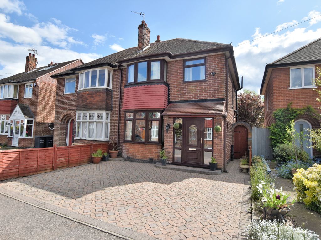 3 bed semidetached house for sale in Edelin Road, Loughborough LE11
