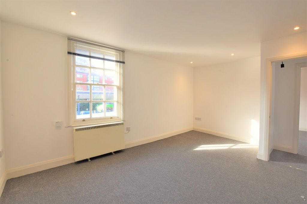 2 bed flat to rent in Duke Street, Chelmsford CM1 Zoopla