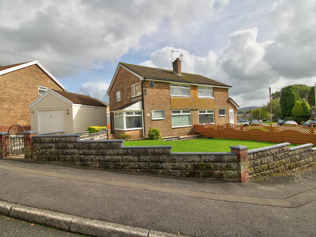 3 bed semidetached house for sale in Ffordd Gerdinan, Tonteg