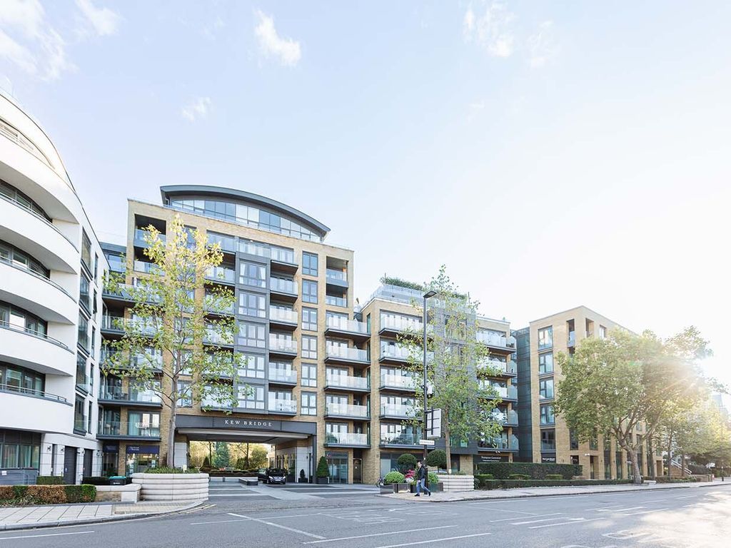 1 bed flat for sale in Kew Bridge Road, Brentford TW8, £440,000 Zoopla