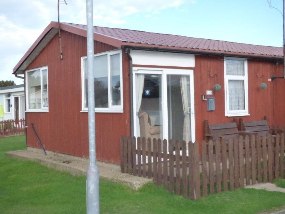 2 bed mobile/park home for sale in South Shore Park, Wilsthorpe