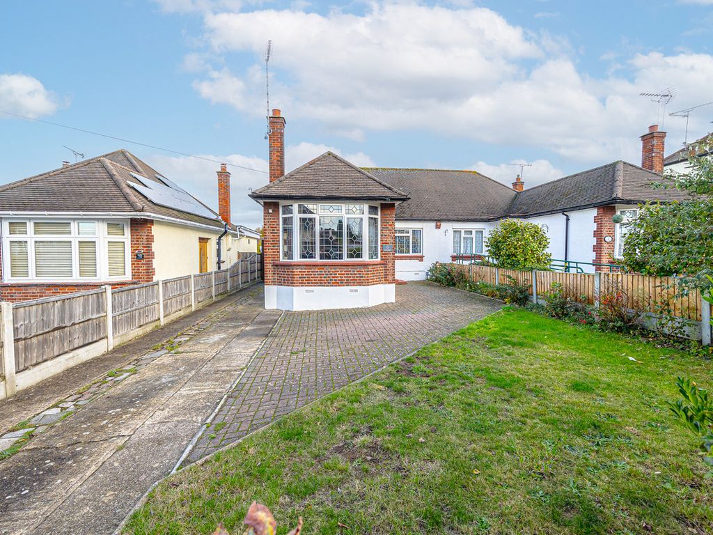 3 bed semidetached bungalow for sale in Somerset Avenue, WestcliffOn