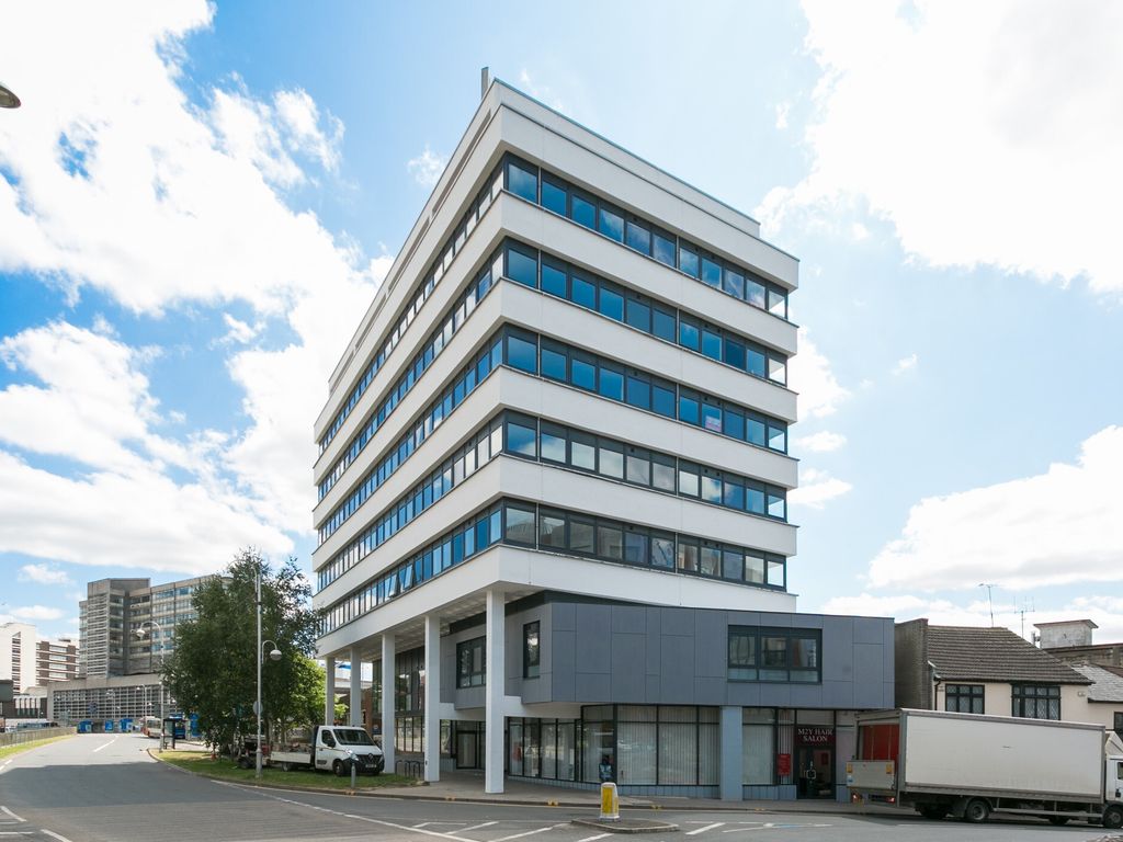 23 The Lock Apartments, Fleming Way, Swindon, Wiltshire SN1  