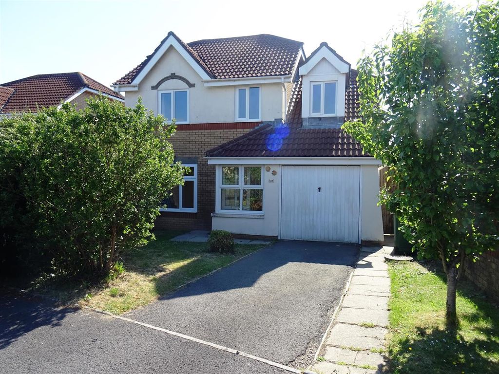 5 bed detached house for sale in Parc Bryn Derwen, Llanharan, Pontyclun