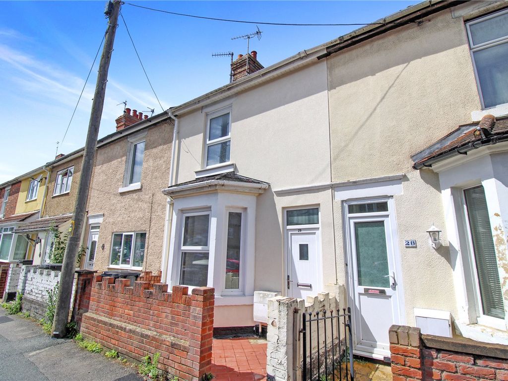 3 bed terraced house for sale in Ipswich Street, Gorse Hill, Swindon