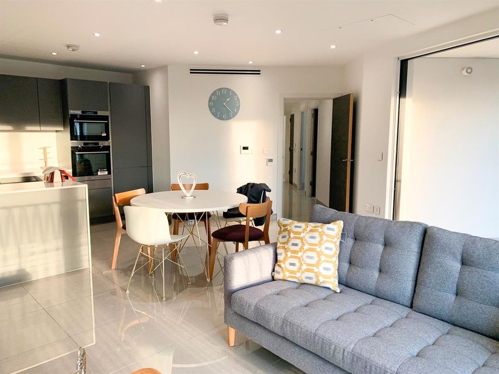 Delphini Apartments, St Georges Circus, Waterloo SE1  