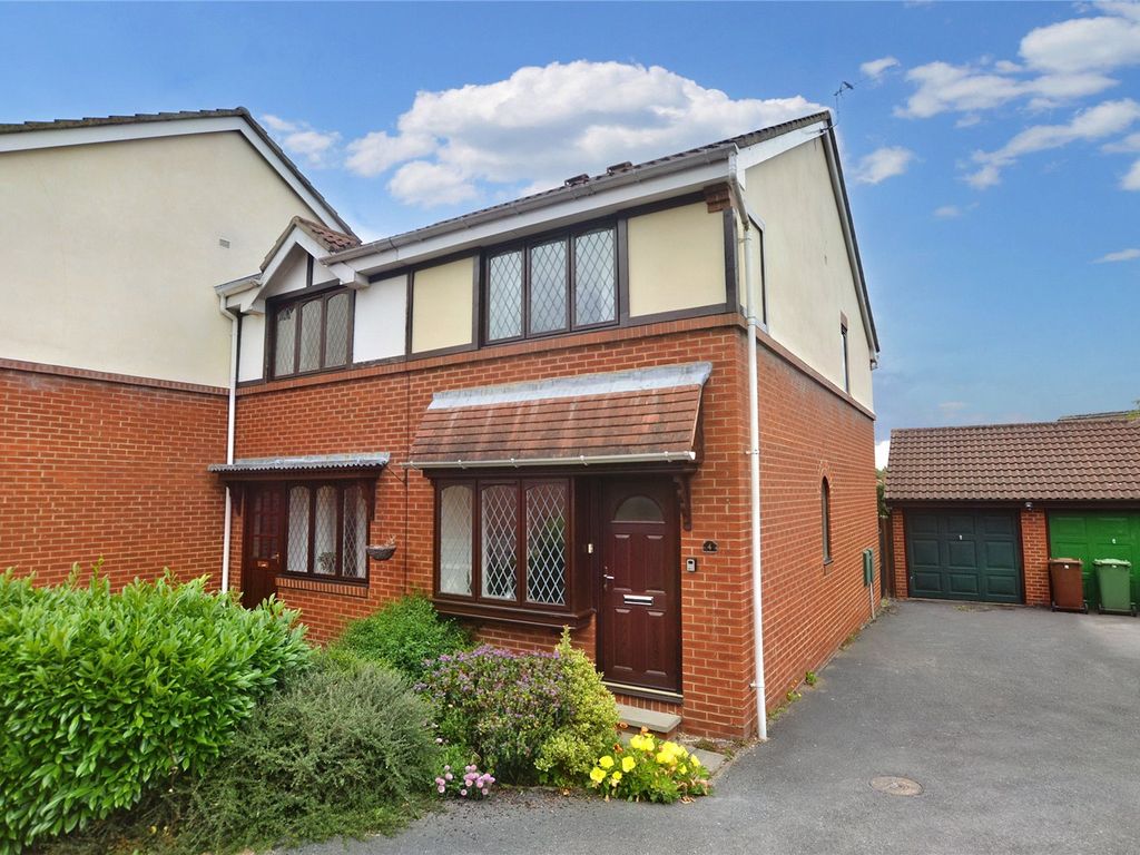 2 bed town house for sale in Hopefield Mews, Rothwell, Leeds, West