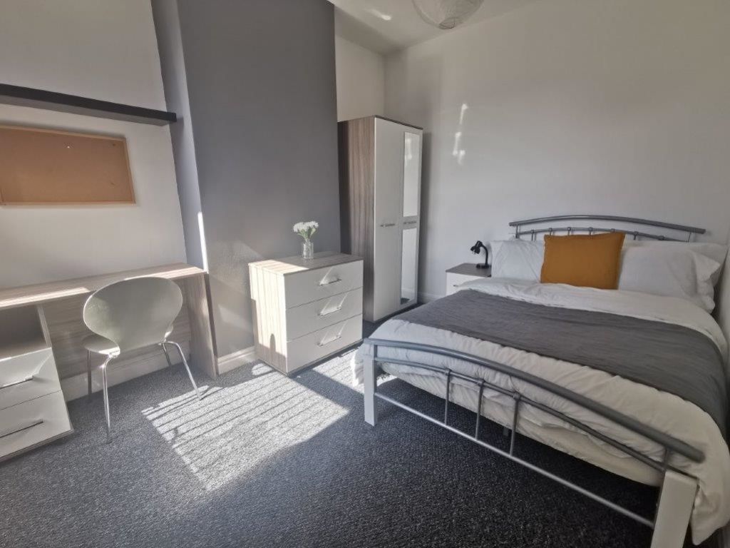 1 bed terraced house to rent in Hollis Road, Coventry CV3, £450 pcm