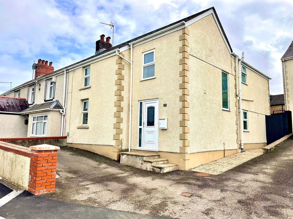 3 bed semidetached house for sale in Gorseinon Road, Penllergaer