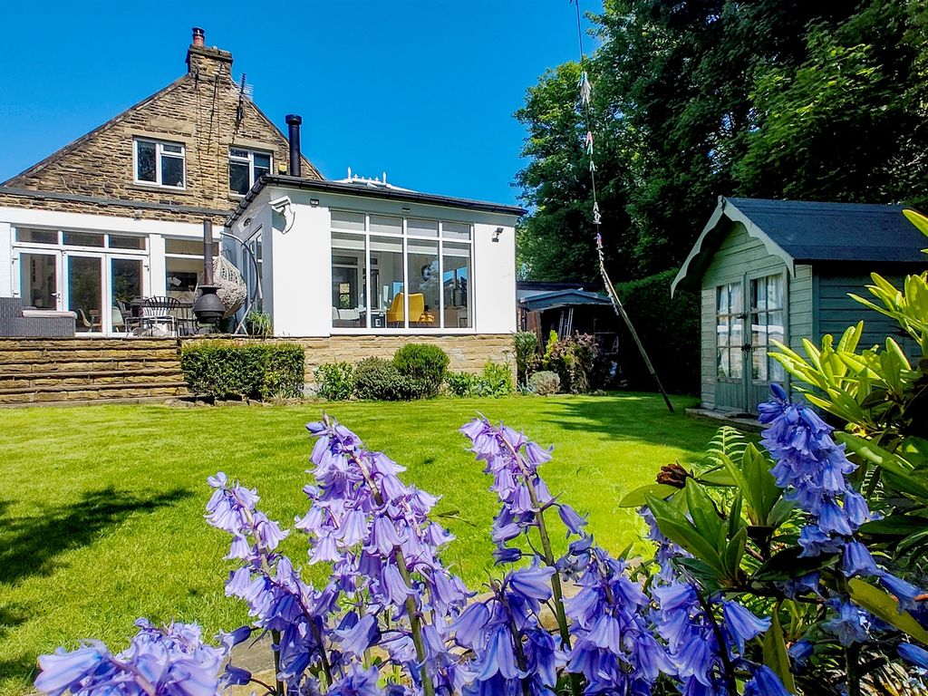 4 bed detached house for sale in Crawshaw Avenue, Pudsey LS28 Zoopla