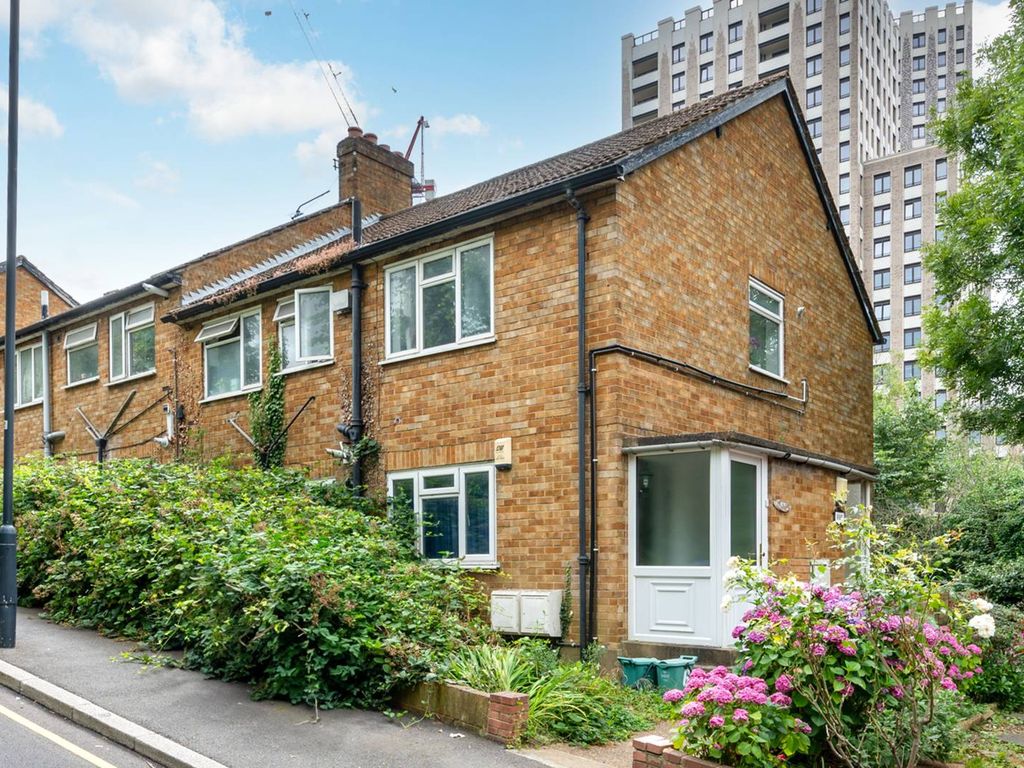 2 bed flat for sale in Park Court, Wembley Park, Wembley HA9 Zoopla