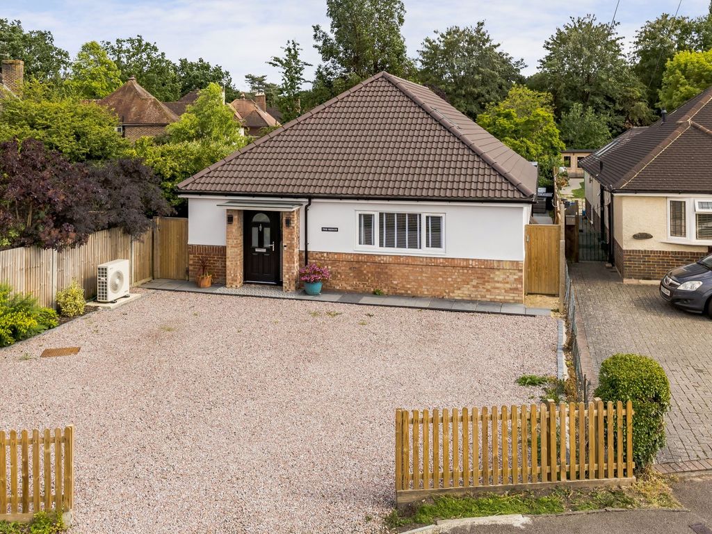 6 bed detached house for sale in Rosemary Lane, Horley RH6 Zoopla