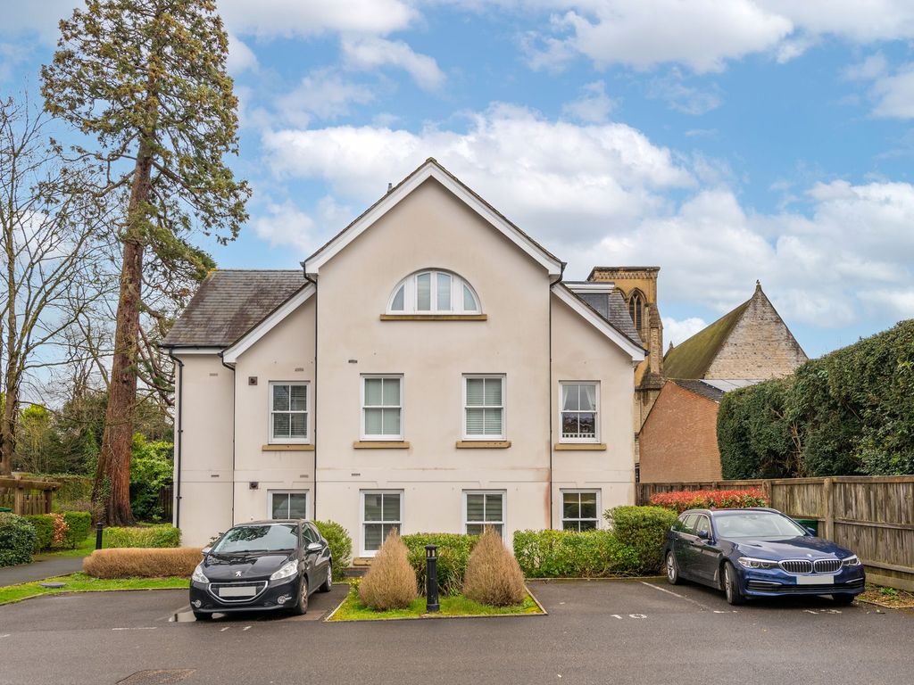 1 bed flat to rent in Reigate Hill, Wellingtonia Place RH2 Zoopla