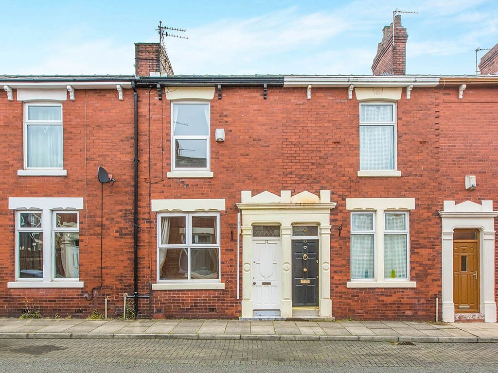 2 bed terraced house to rent in ster Street, AshtonOnRibble