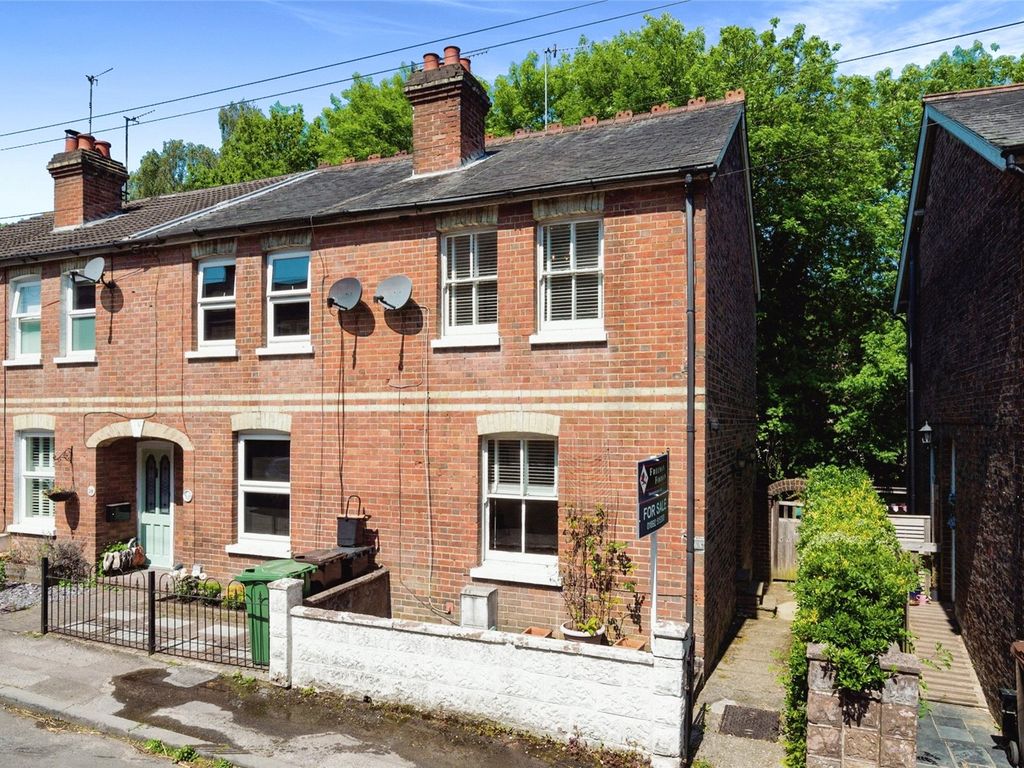2 bed end terrace house for sale in Woodside Road, Tunbridge Wells