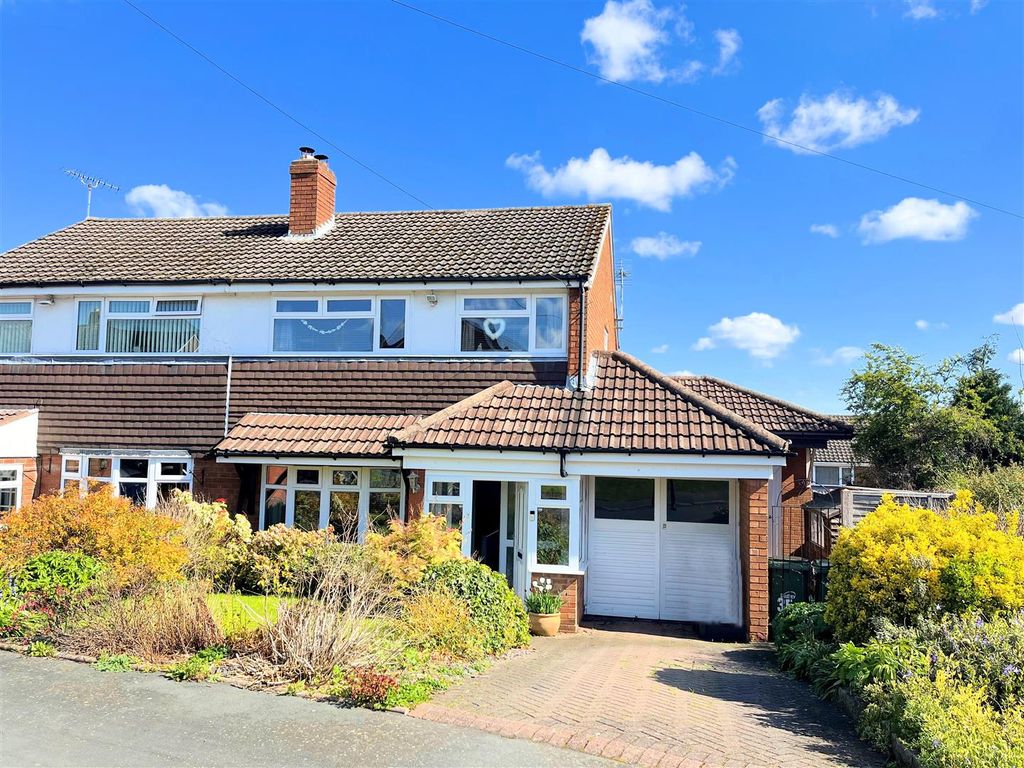 3 bed semidetached house for sale in Lyndon Close, Halesowen B63 Zoopla