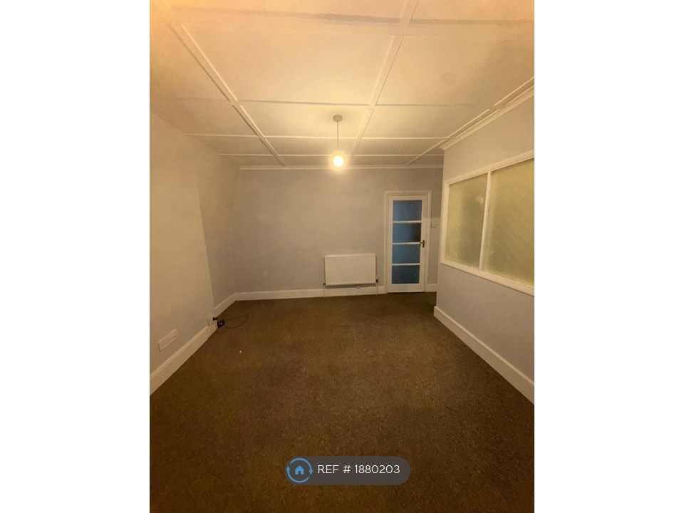 1 bed flat to rent in London Road, BexhillOnSea TN39, £800 pcm Zoopla