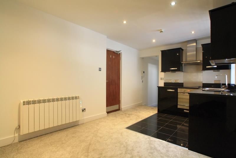 1 bed flat to rent in Princes House, North Street, Brighton BN1, £1,375