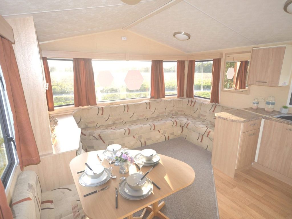 2 bed property for sale in Lowestoft NR32, £22,995 Zoopla