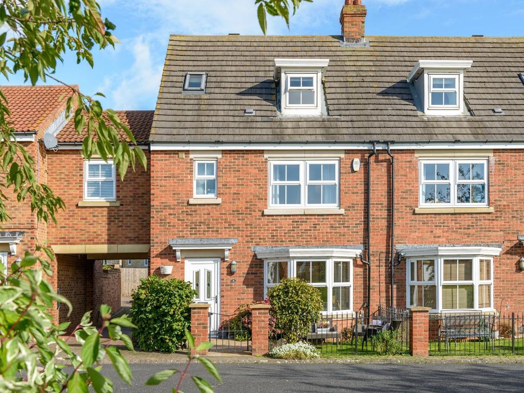 4 bed semidetached house for sale in East Field, Longhoughton, Alnwick