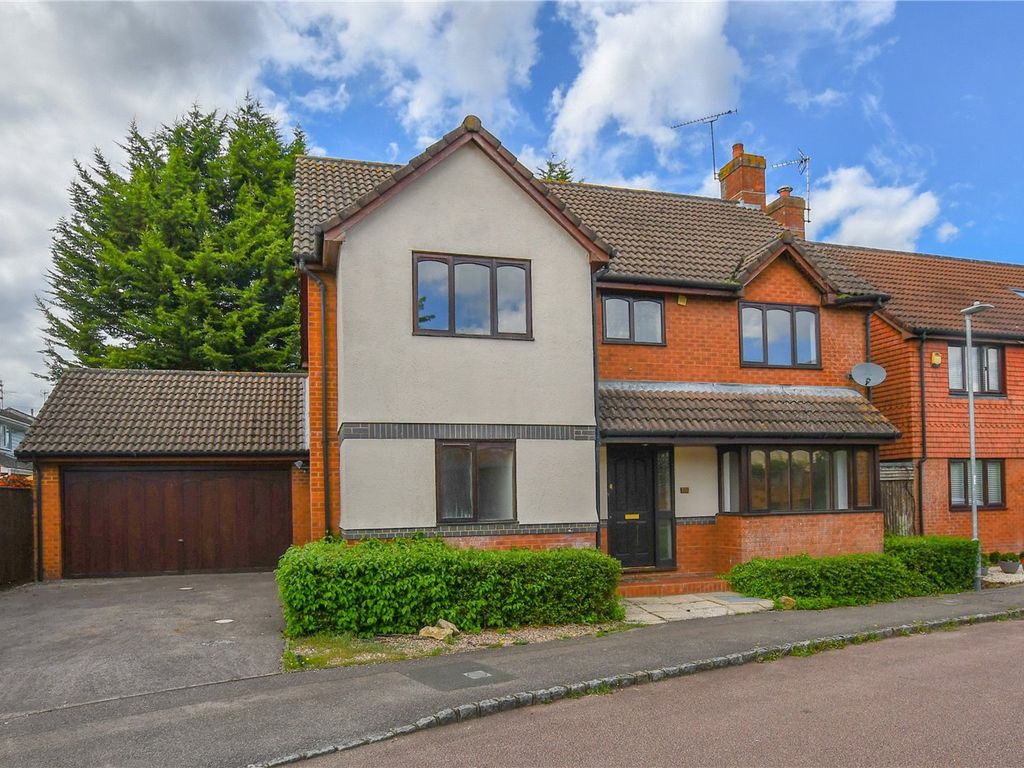 4 bed detached house for sale in Woodward Close, Winnersh, Wokingham
