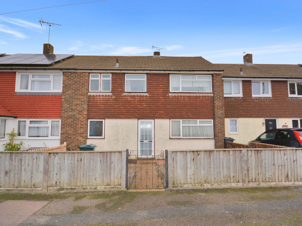 3 bed terraced house for sale in Watermead Close, Ashford TN23, £