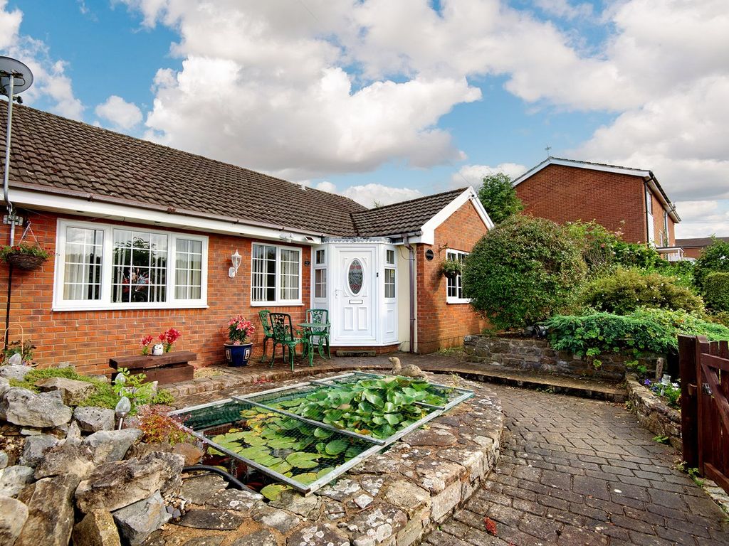 4 bed detached bungalow for sale in Hatton Close, Worrall Hill