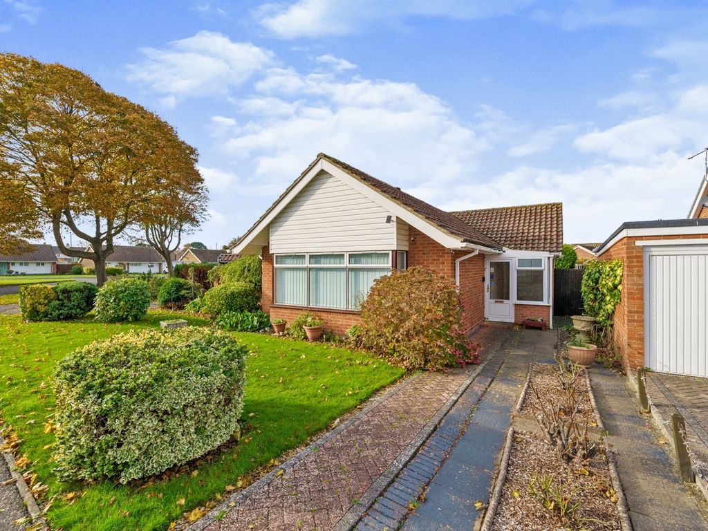 2 bed detached bungalow for sale in Christchurch Crescent, Bognor Regis
