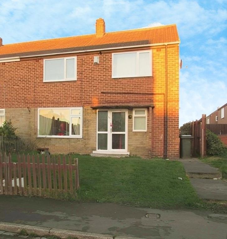 3 bed terraced house to rent in Fair View, West Rainton, Houghton Le