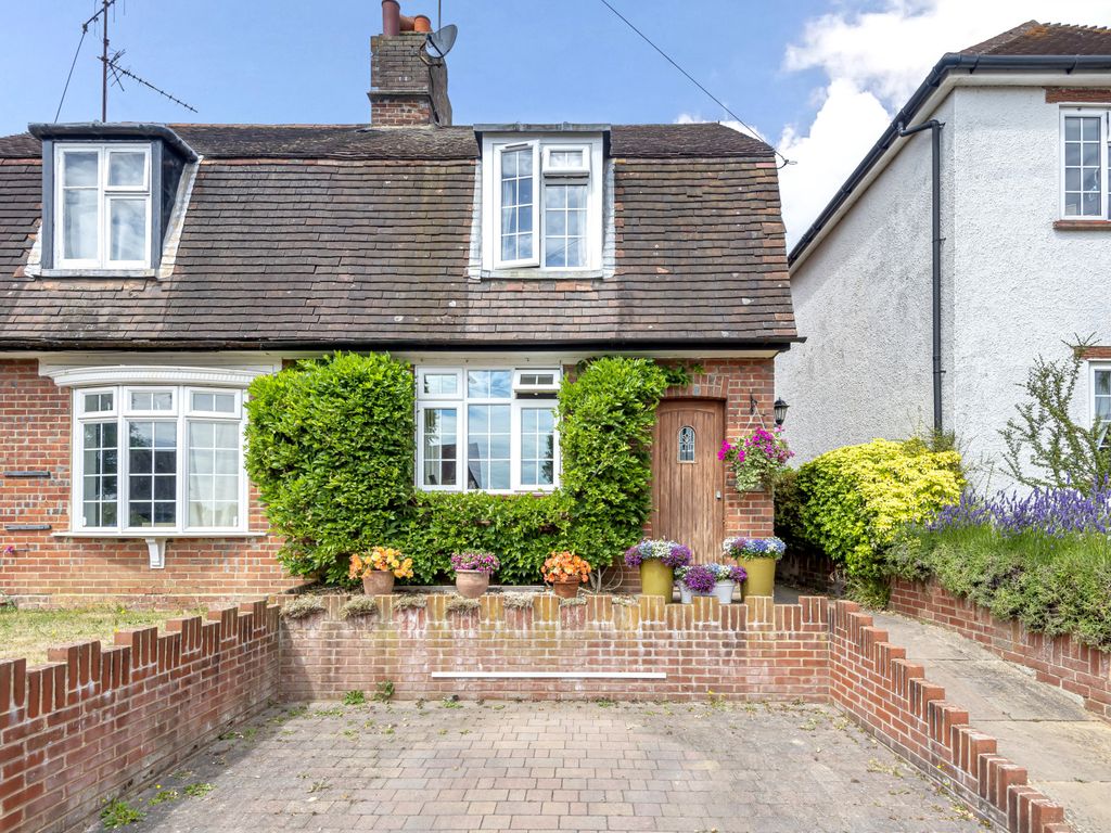 2 bed semidetached house for sale in Horseshoe Lane, Cranleigh GU6